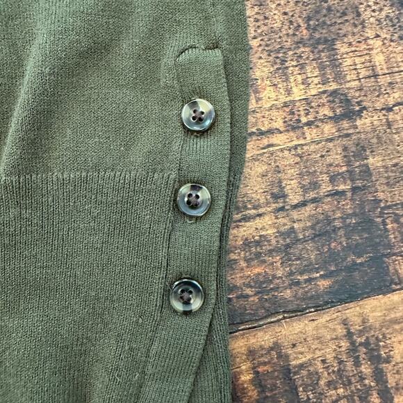 Ann Taylor Crewneck Sweater- EUC - Picture 2 of 3